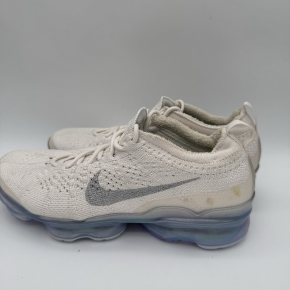 Nike Women’s Light Beige Knit Sneakers with Gray Swoosh - Picture 3 of 9